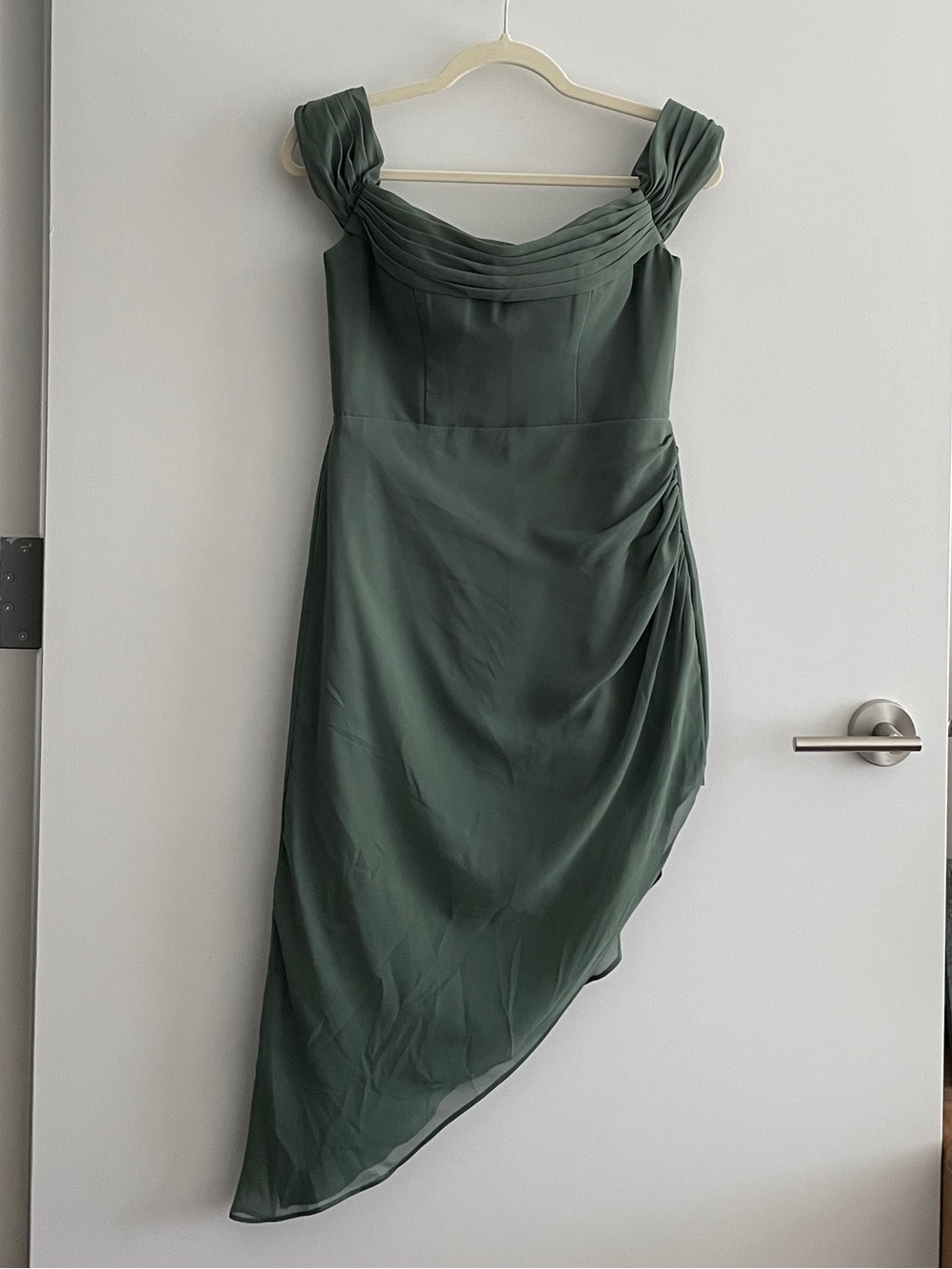 Elegant Hunter Green Off-Shoulder Dress